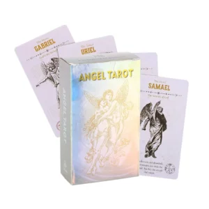 Coffret Angel Tarot entouré de trois cartes illustrées aux figures ailées
